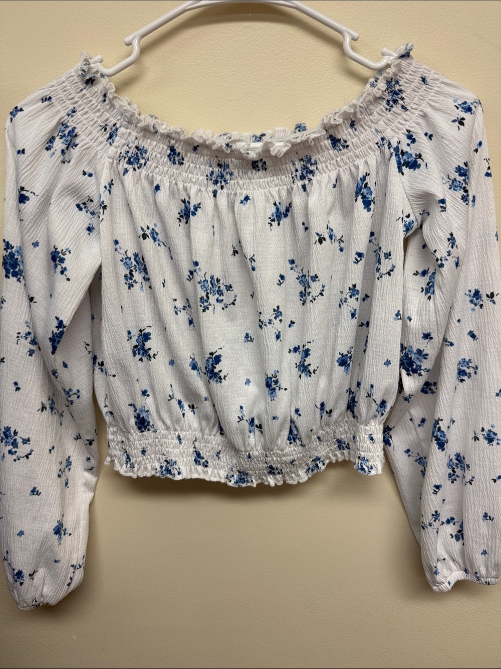 Women’s White Blue Floral Off-Shoulder Smocked Blouse